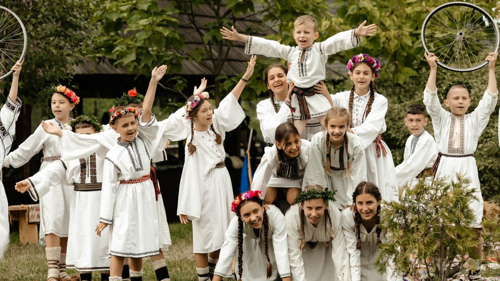 români reîntorși la evenimentul de la Cacica, Suceava, tradiții și credință români reîntorși la evenimentul de la Cacica, Suceava, tradiții și credință