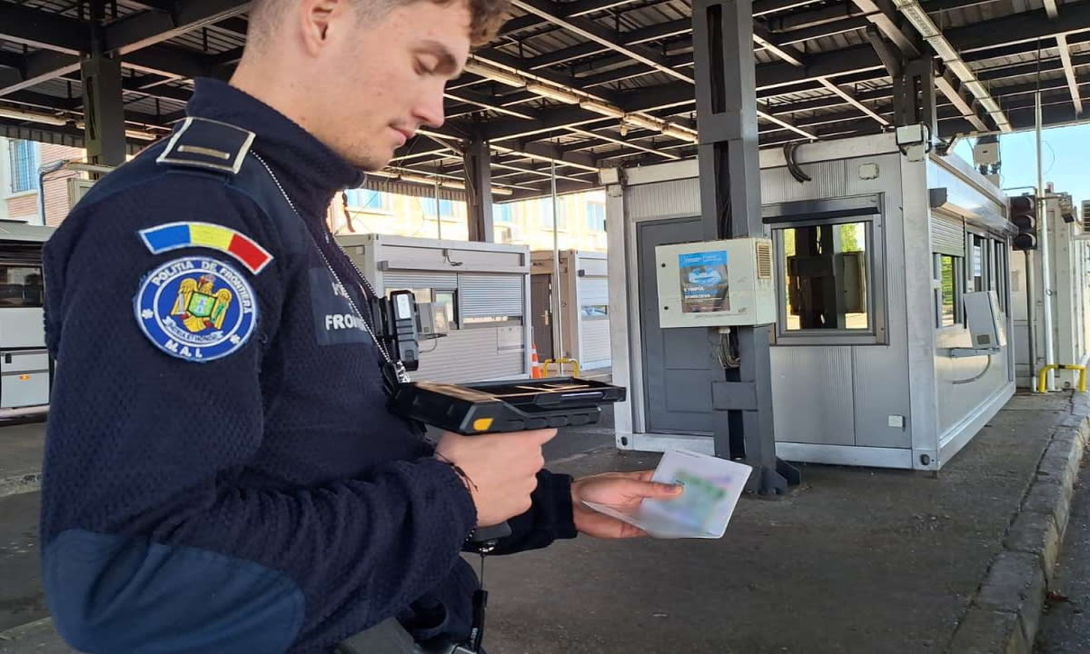 permis de conducere fals descoperit la frontieră permis de conducere fals descoperit la frontieră