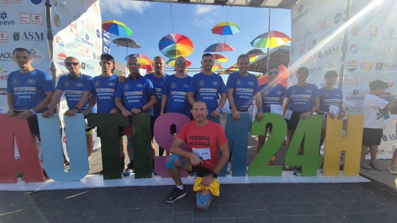 doi jandarmi alergând pentru autism la Mamaia doi jandarmi alergând pentru autism la Mamaia