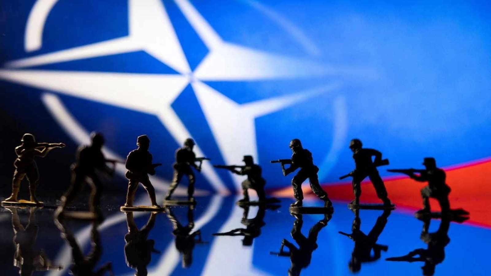 NATO anunţă o creştere a atacurilor hibride ale Rusiei în Europa
