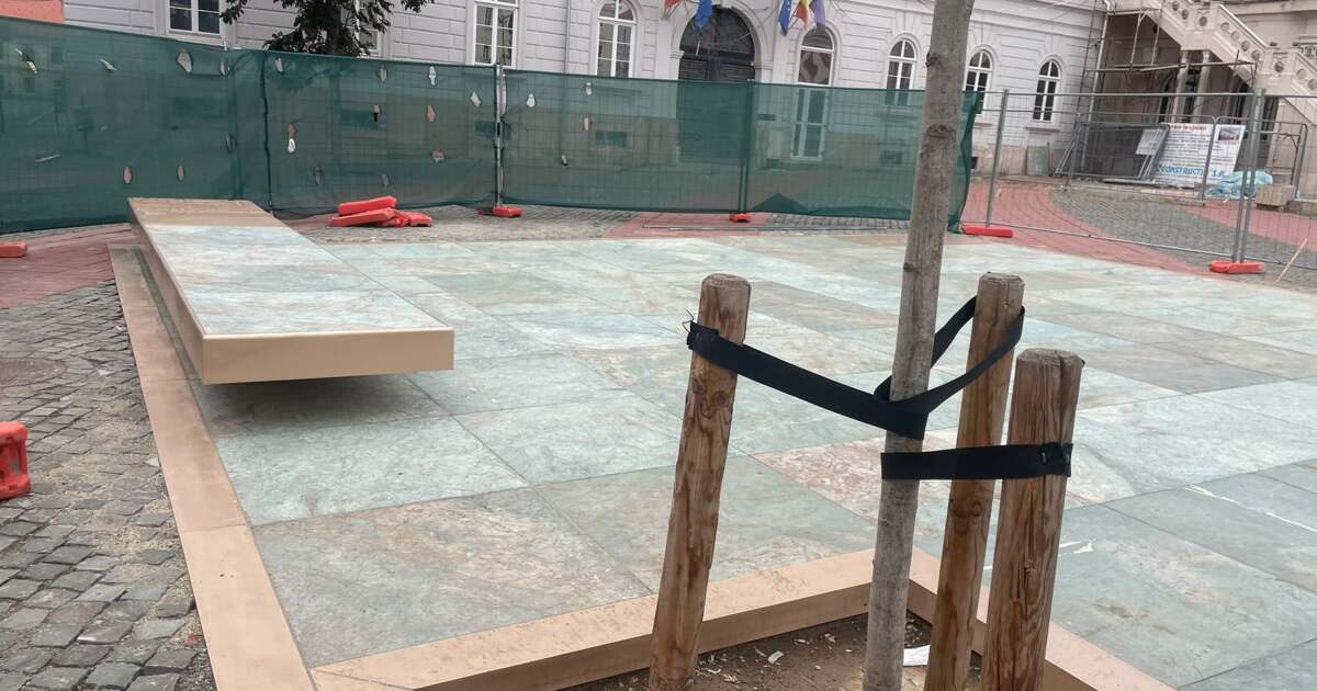 Lucrări finalizate pe traseul Revoluției, plăci și benzi din bronz Lucrări finalizate pe traseul Revoluției, plăci și benzi din bronz