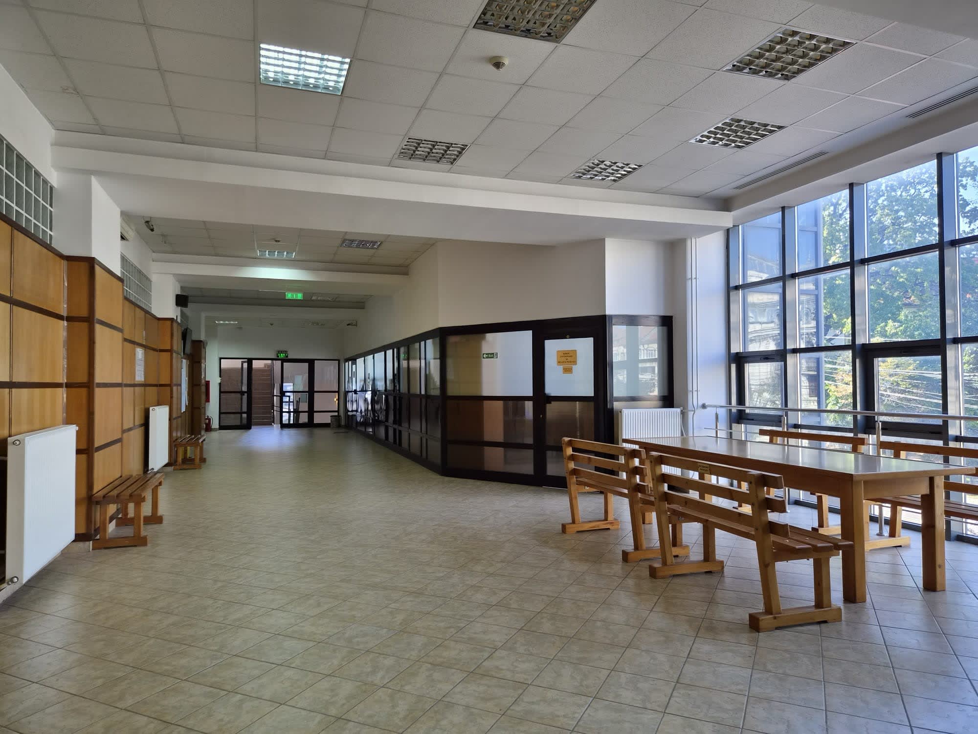 sediu tribunal Vrancea, poze curățenie, cetățeni civilizați sediu tribunal Vrancea, poze curățenie, cetățeni civilizați