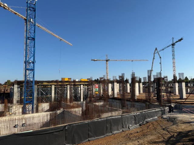 șantierul stadionului din Pitești, construcție în progres șantierul stadionului din Pitești, construcție în progres