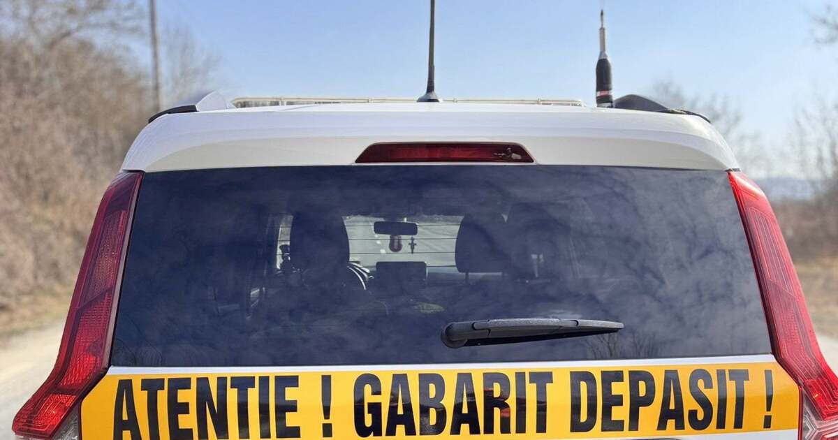 Transport agabaritic cu echipament industrial pe drumurile din județul Arad Transport agabaritic cu echipament industrial pe drumurile din județul Arad