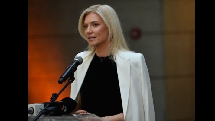 Alina Gorghiu în discurs parlamentar Alina Gorghiu în discurs parlamentar