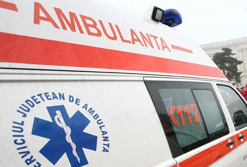 Polițistul gorjean ars grav, transferat cu ambulanța la Timișoara din cauza lipsei heliportului funcțional