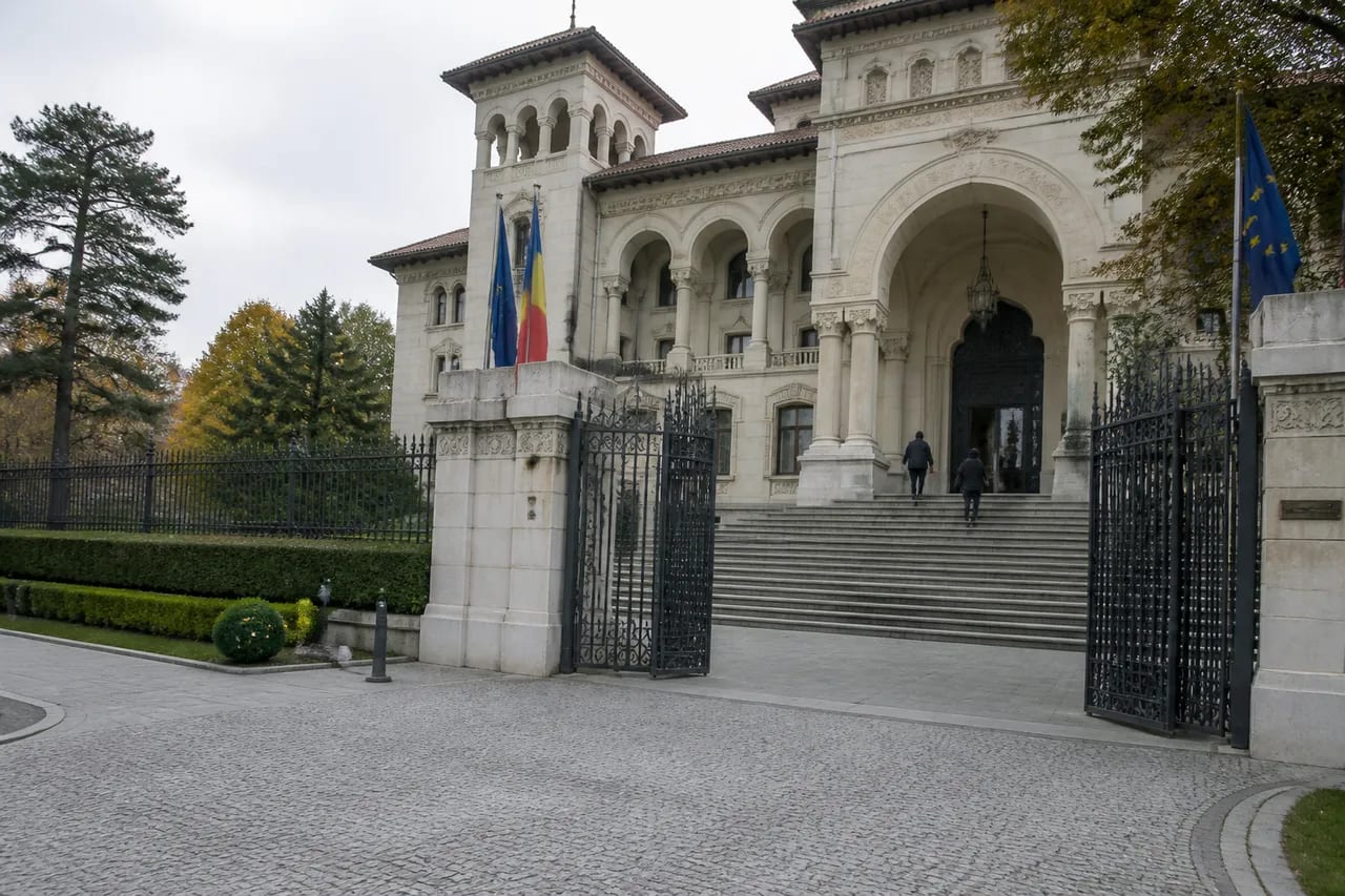 Consultările pentru desemnarea premierului au avut loc la Cotroceni, începând cu PSD