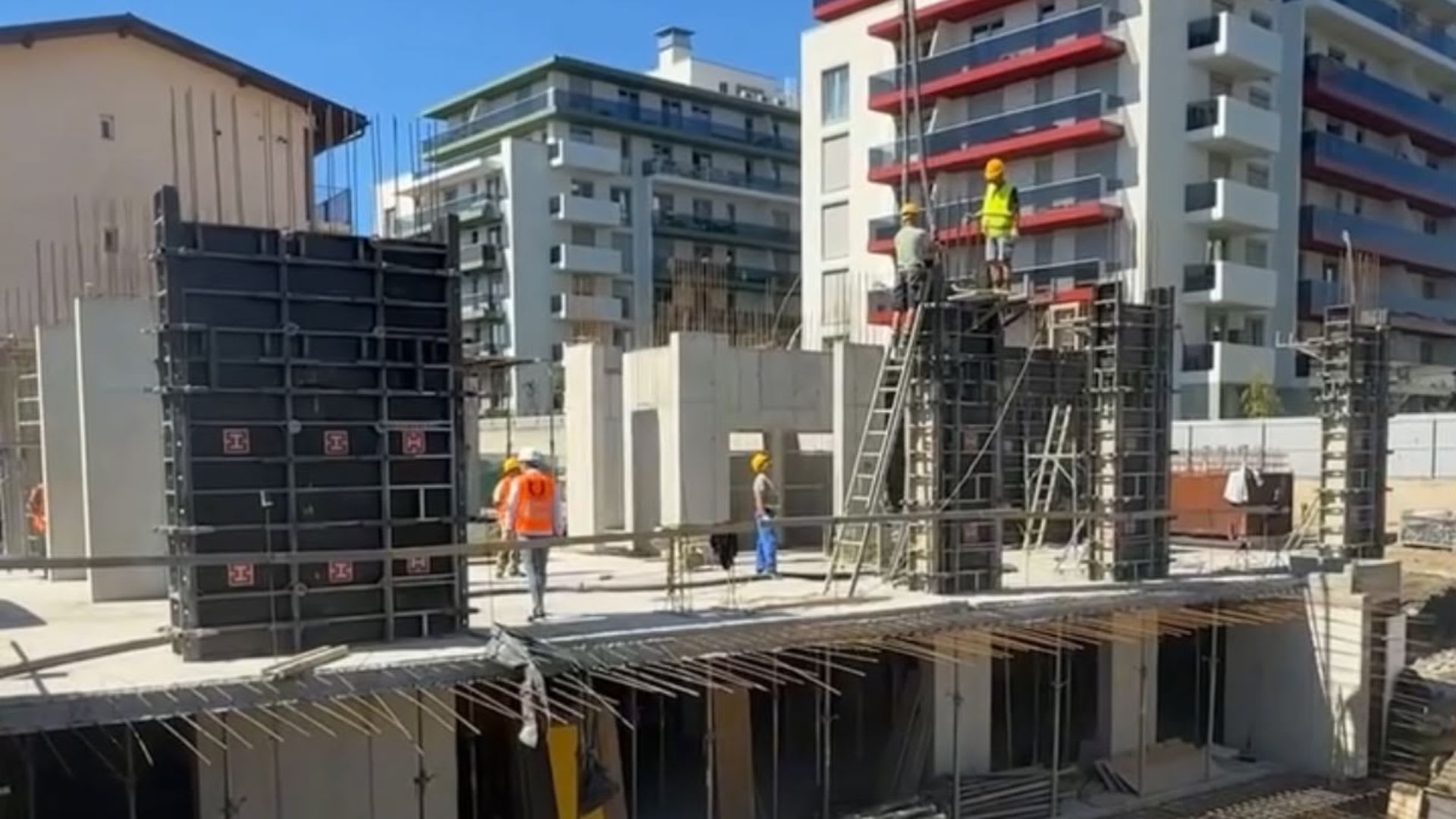 șantier de construcție locuințe sociale în Cluj șantier de construcție locuințe sociale în Cluj