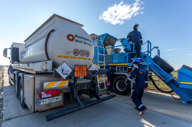 echipamente petroliere, tehnologie avansată, flotă de autovehicule echipamente petroliere, tehnologie avansată, flotă de autovehicule