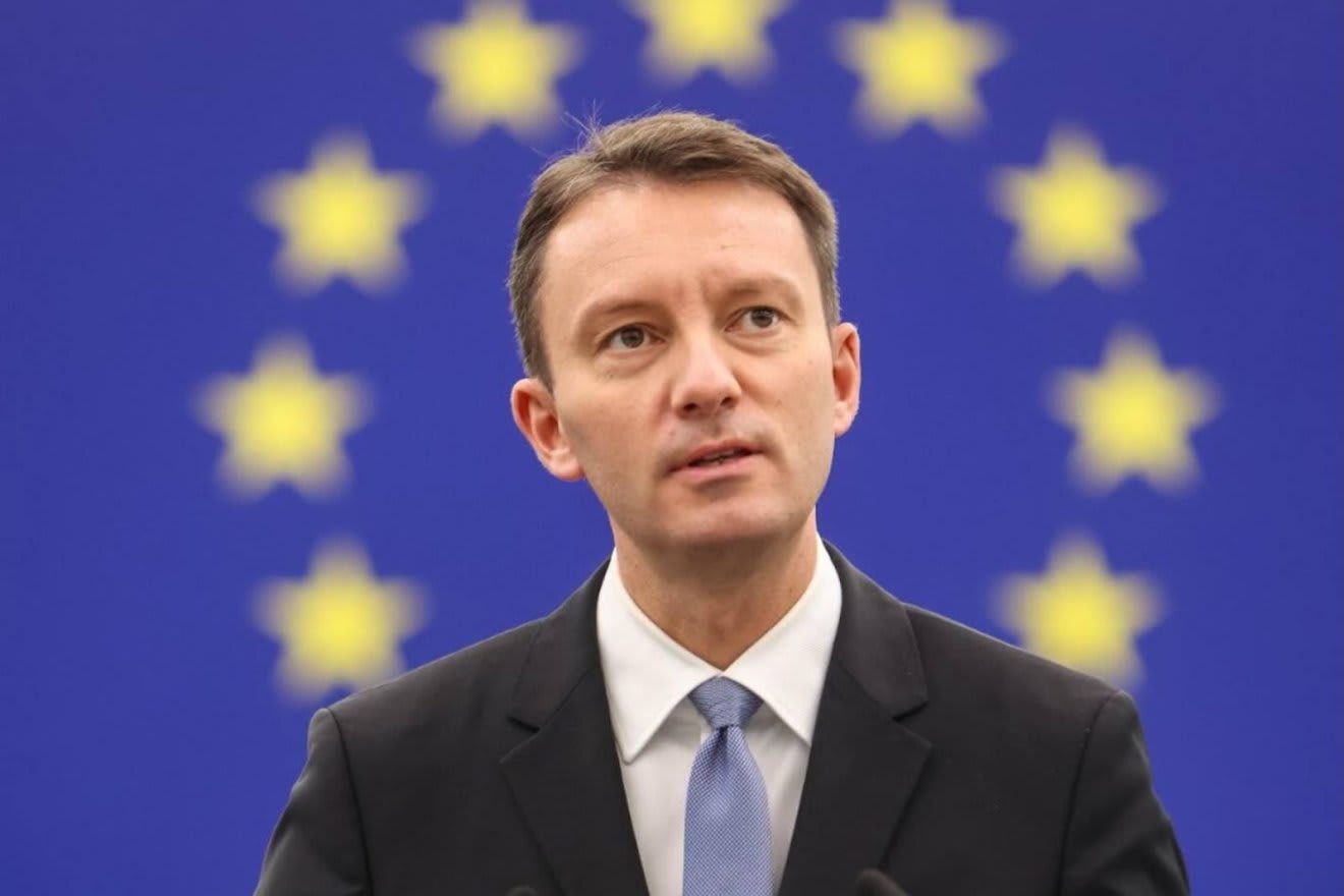 sedință parlamentară cu reprezentanți politici