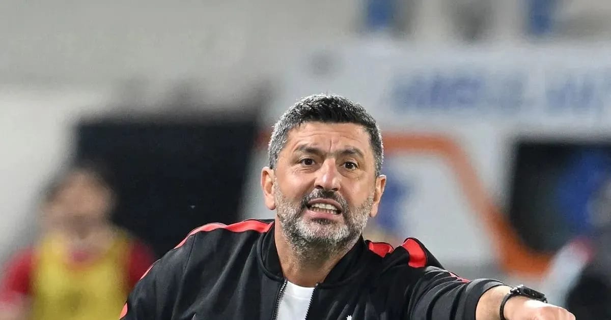 Mihai Stoica și Marius Baciu pe banca tehnică a FCSB Mihai Stoica și Marius Baciu pe banca tehnică a FCSB