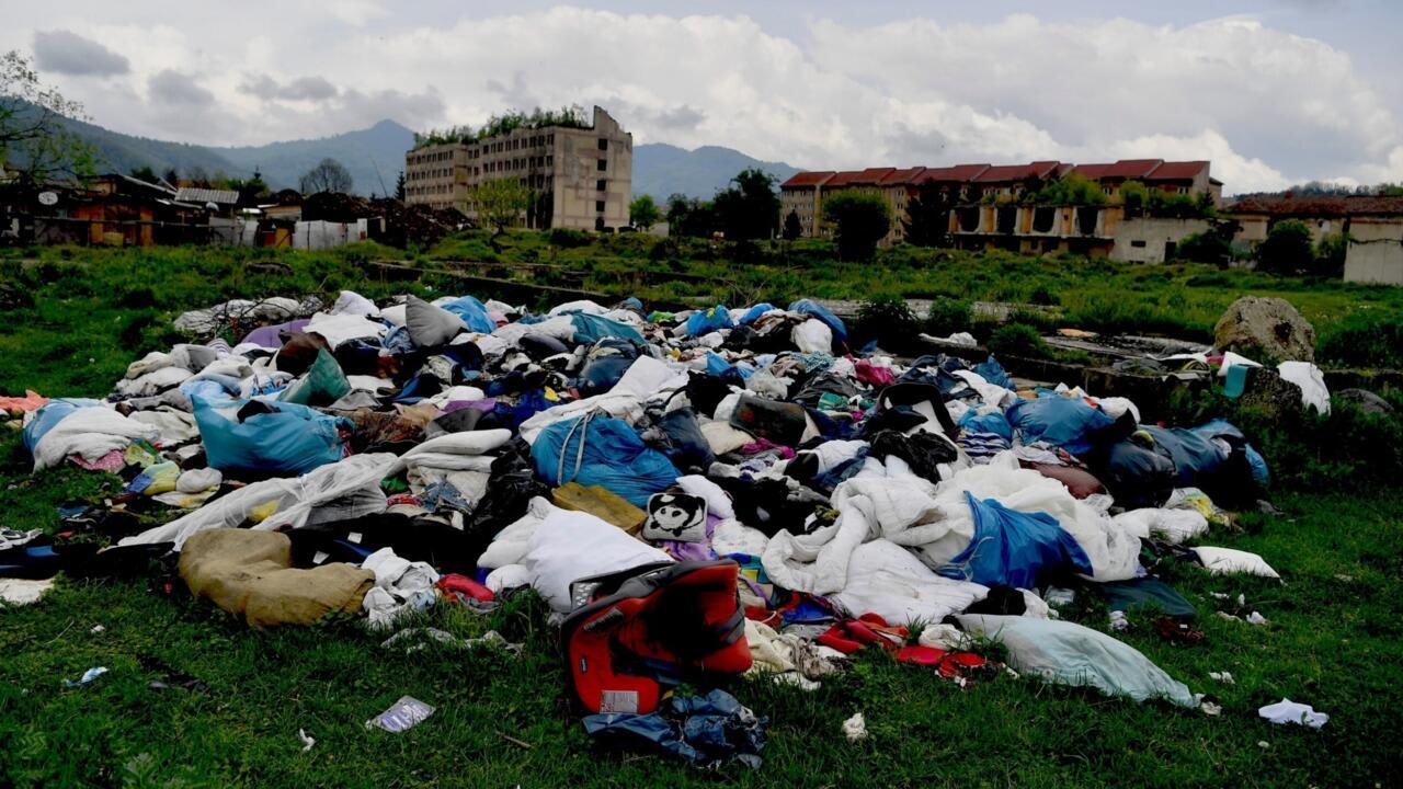 Valea Jiului, groapa de haine vechi a Europei? Săptămânal 60 de tone de textile aduse din Vest