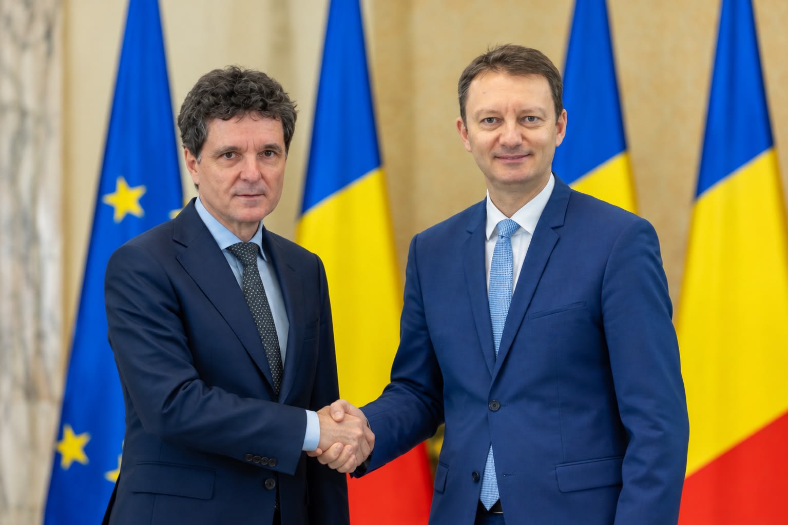 Nicușor Dan și Siegfried Mureșan în cadrul unei conferințe Nicușor Dan și Siegfried Mureșan în cadrul unei conferințe