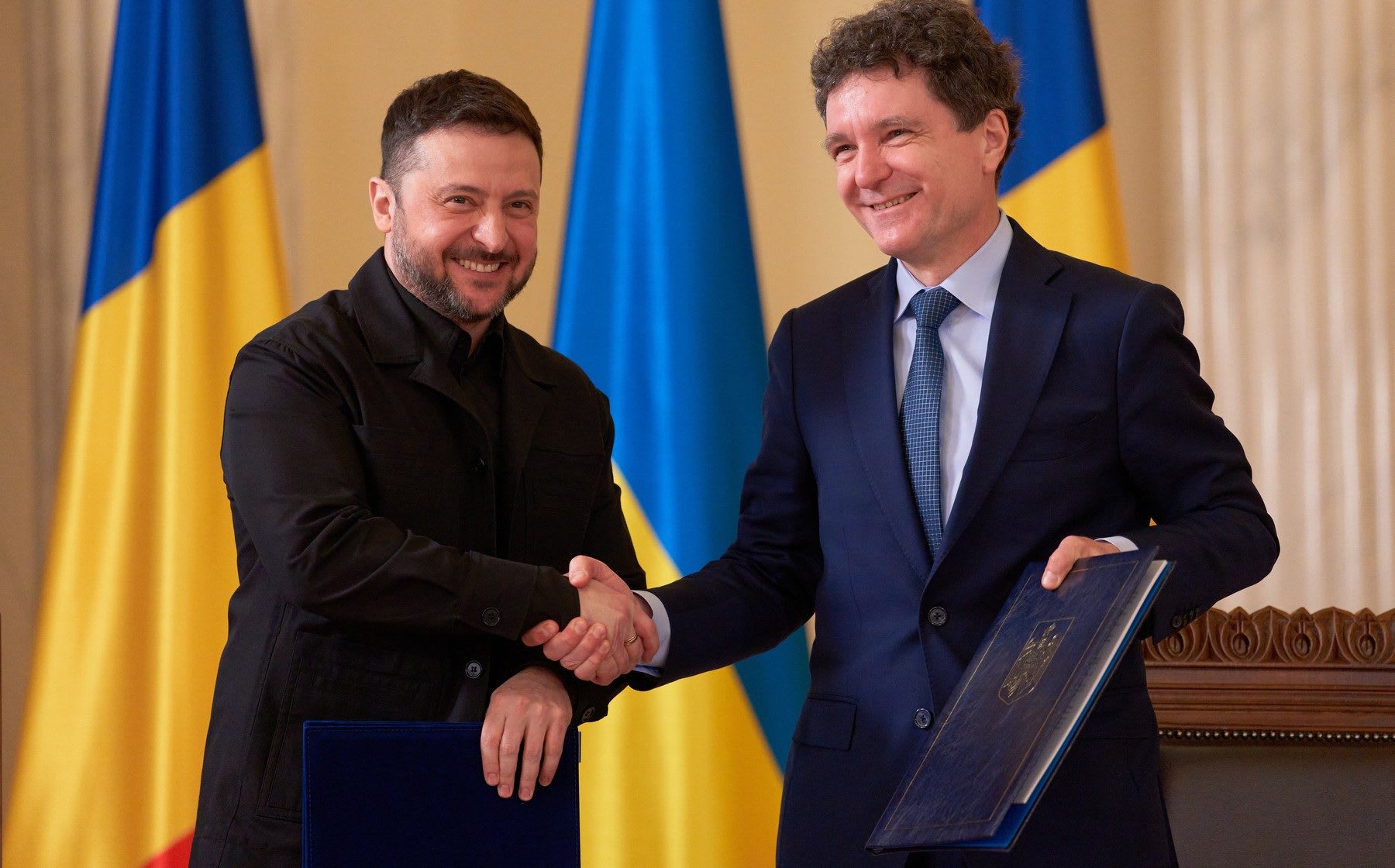 discuție între Nicușor Dan și Volodimir Zelenski în regiunea Ivano-Frankivsk discuție între Nicușor Dan și Volodimir Zelenski în regiunea Ivano-Frankivsk