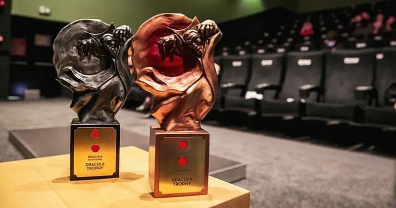proiecție film horror la festivalul Dracula Brașov proiecție film horror la festivalul Dracula Brașov