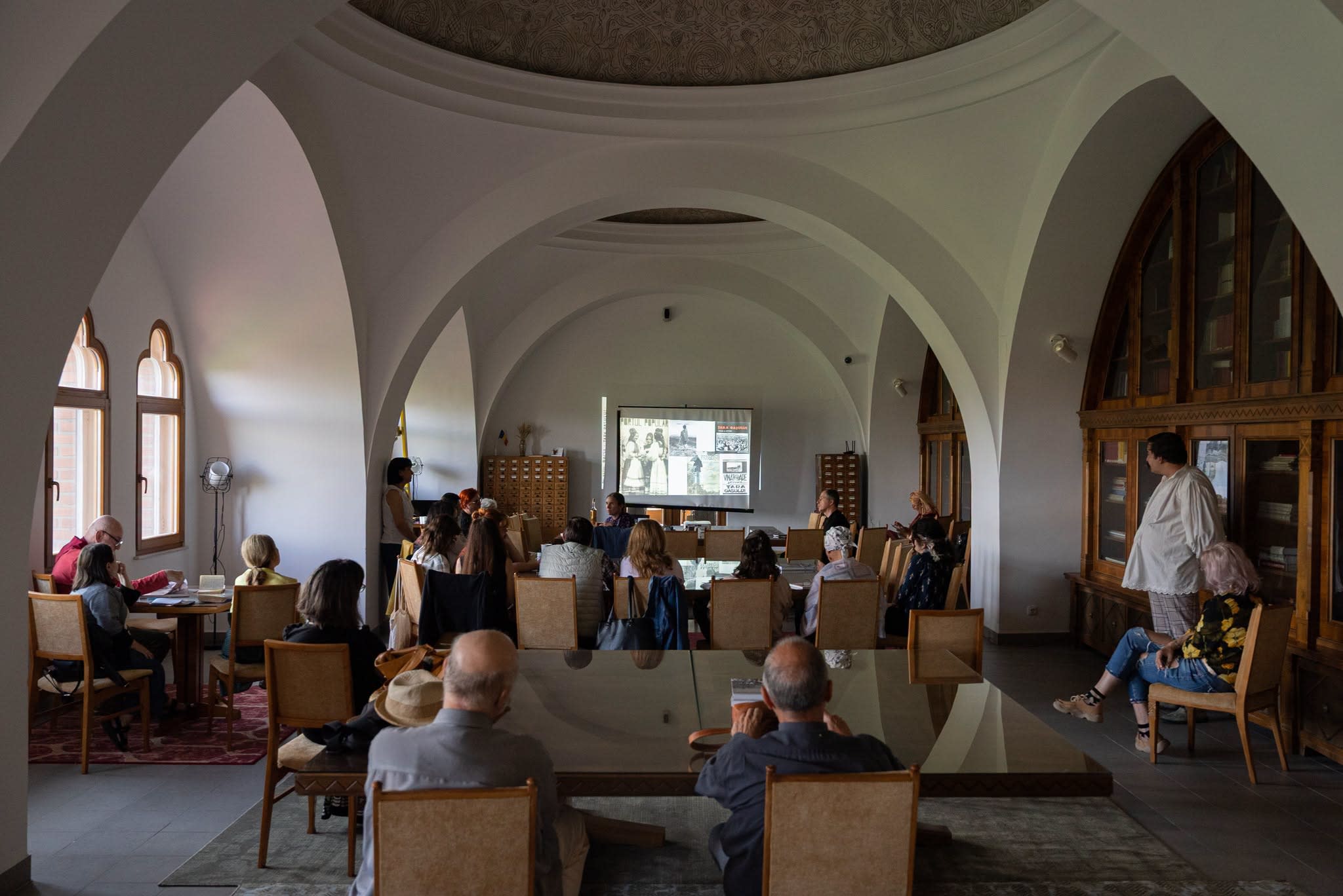 fotografii din arhiva lui Ioniță G. Andron, expoziție la Muzeul Ţăranului Român fotografii din arhiva lui Ioniță G. Andron, expoziție la Muzeul Ţăranului Român