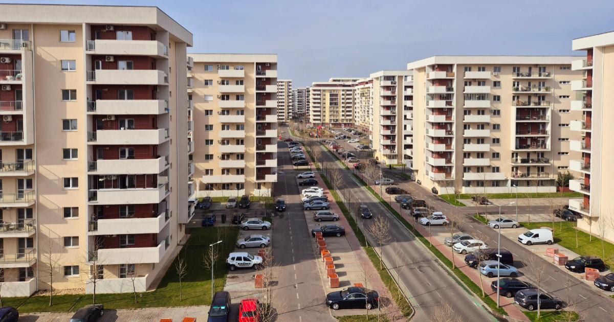 Apartamentele de la etajele inferioare și superioare, preferate pe piață