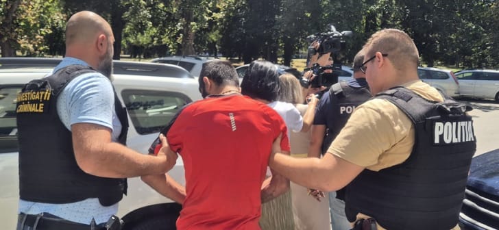 Polițist în intervenție în Timișoara, suspect agresiv Polițist în intervenție în Timișoara, suspect agresiv