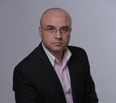 Piața de carte din România a înregistrat o scădere semnificativă în 2026