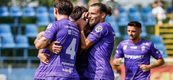 Meci de fotbal între Poli Timișoara și Popești Leordeni Meci de fotbal între Poli Timișoara și Popești Leordeni