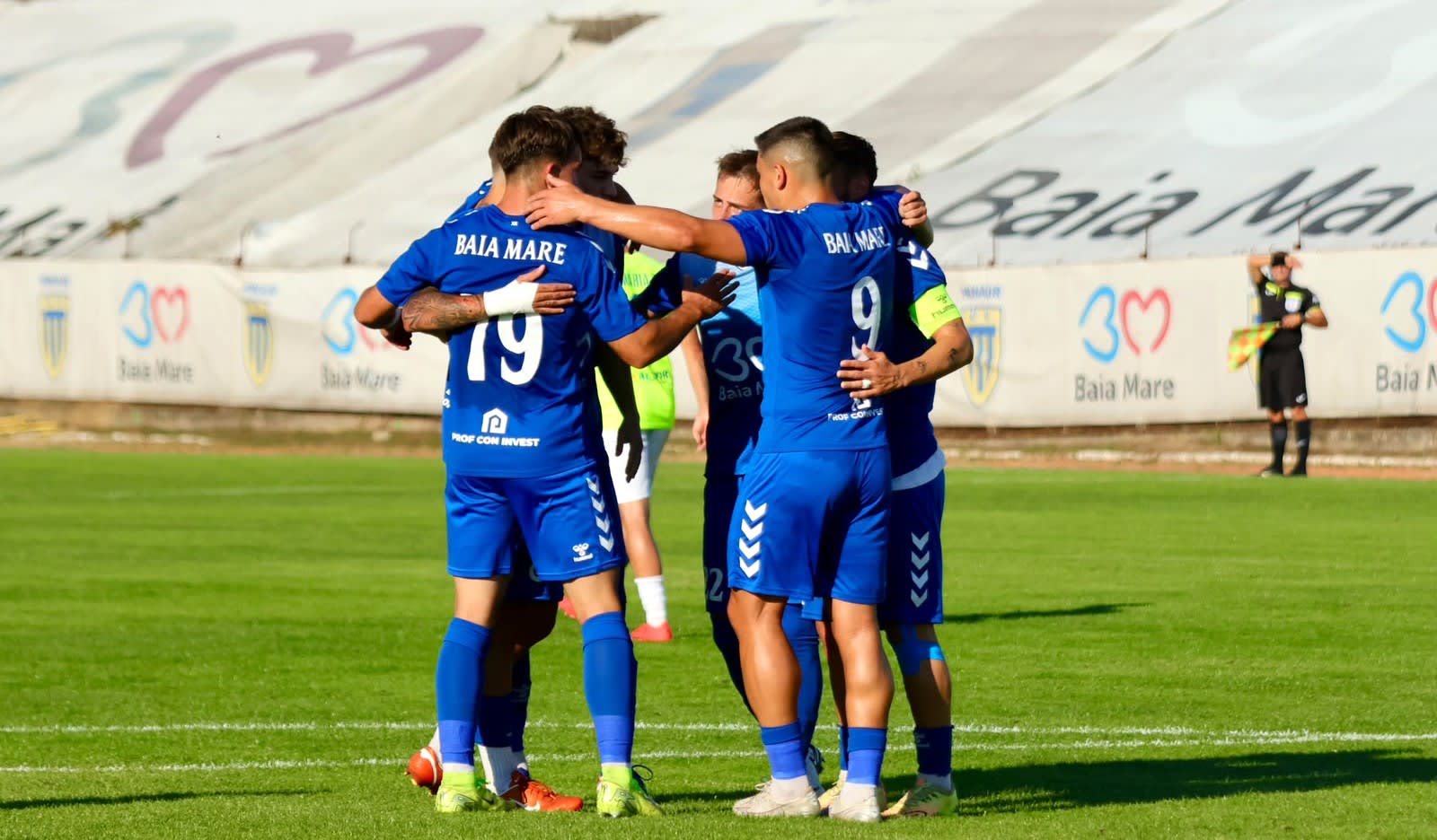 Meci de fotbal între Minaur Baia Mare și Unirea Dej Meci de fotbal între Minaur Baia Mare și Unirea Dej