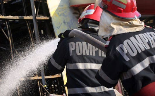 locuință arsă, minor decedat, intervenție pompieri locuință arsă, minor decedat, intervenție pompieri