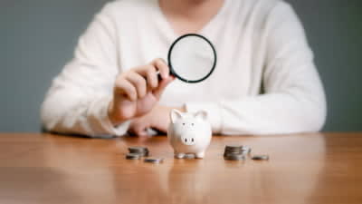Inflația anulează creșterile de salarii în România, diferențe majore între regiuni