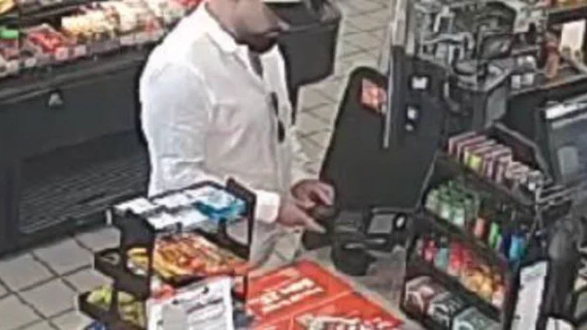 Românii au furat sute de milioane de dolari din SUA folosind carduri vechi de beneficii sociale