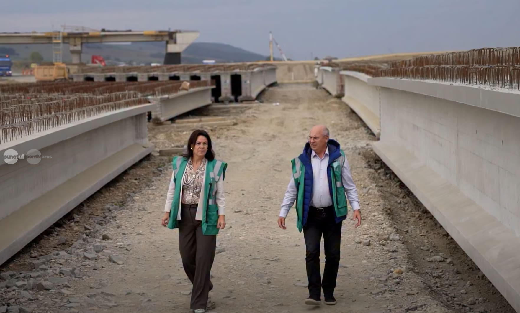 șantier autostradă în județul Mureș, muncitori și utilaje șantier autostradă în județul Mureș, muncitori și utilaje