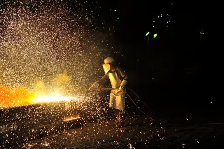 Industria siderurgică ucraineană a fost suspendată după atacuri rusești, iar România devine centru alternativ