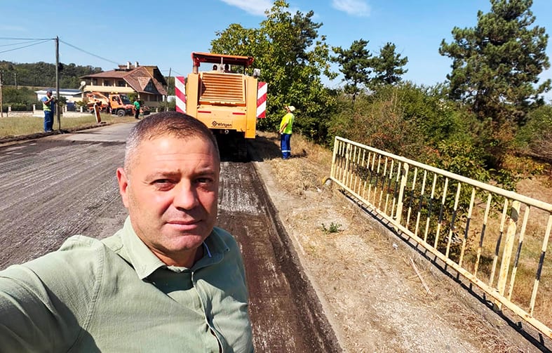 Lucrări de asfaltare pe strada Tudor Vladimirescu în Scornicești Lucrări de asfaltare pe strada Tudor Vladimirescu în Scornicești