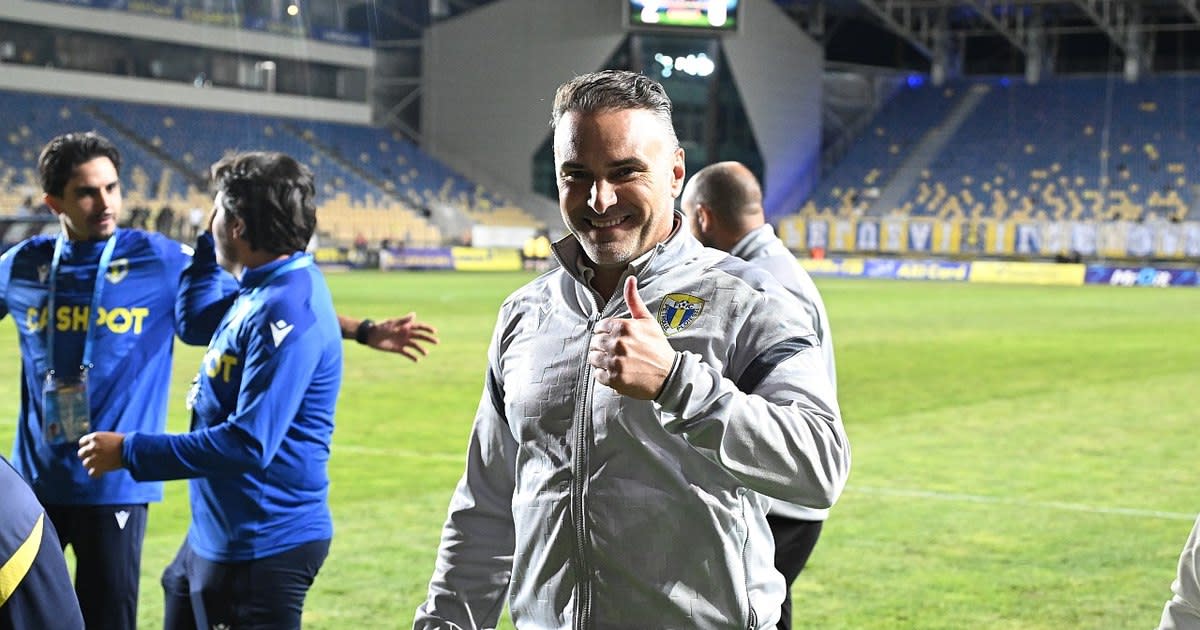 stadionul Ilie Oană, echipa Petrolul în meci stadionul Ilie Oană, echipa Petrolul în meci