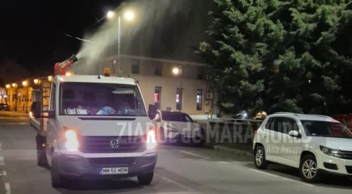 echipamente de dezinsecție în acțiune noaptea echipamente de dezinsecție în acțiune noaptea