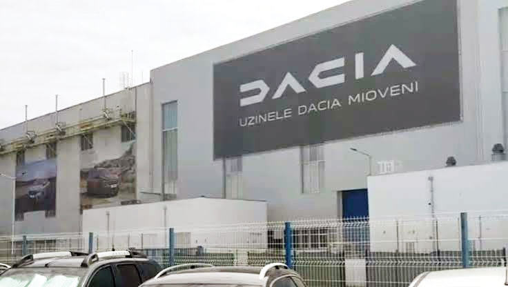 fabrica Dacia în Mioveni, angajați și linie de producție