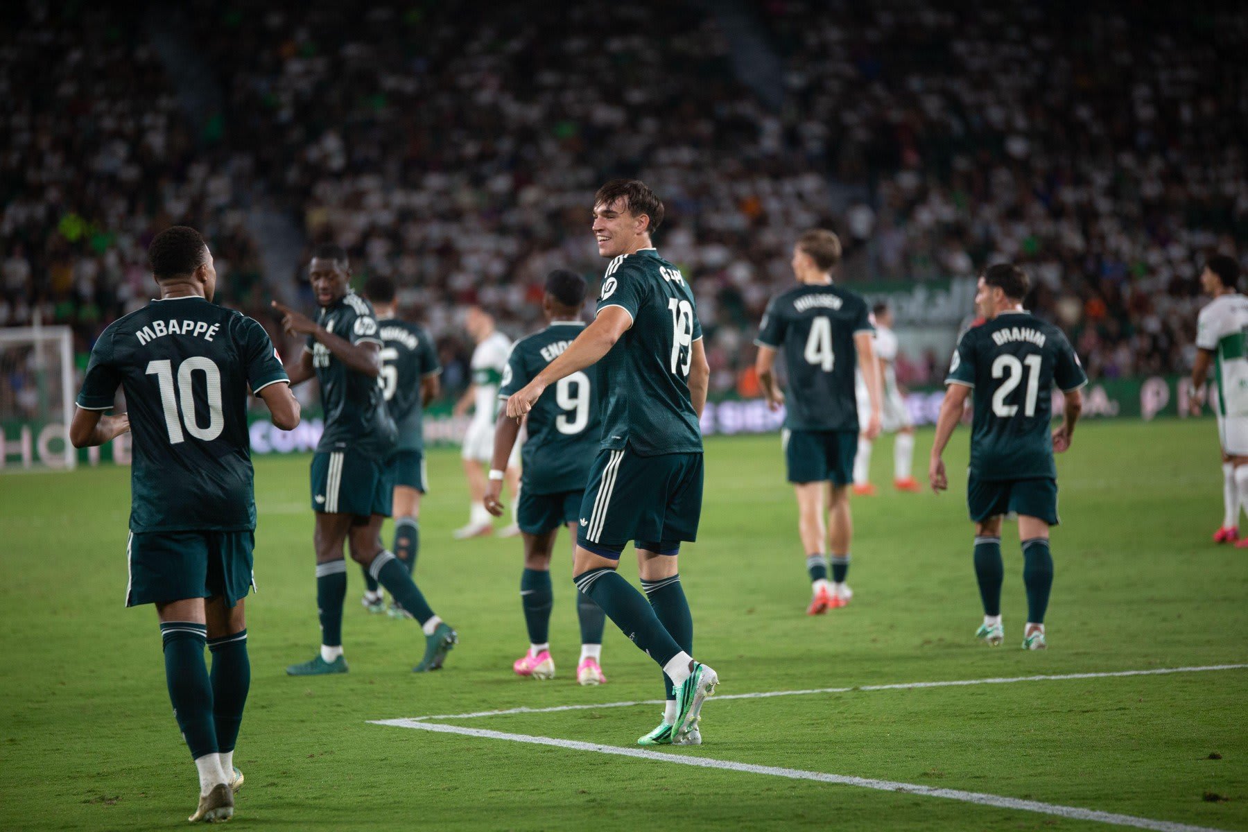Carlos Espi în timpul unui meci la Real Madrid Carlos Espi în timpul unui meci la Real Madrid