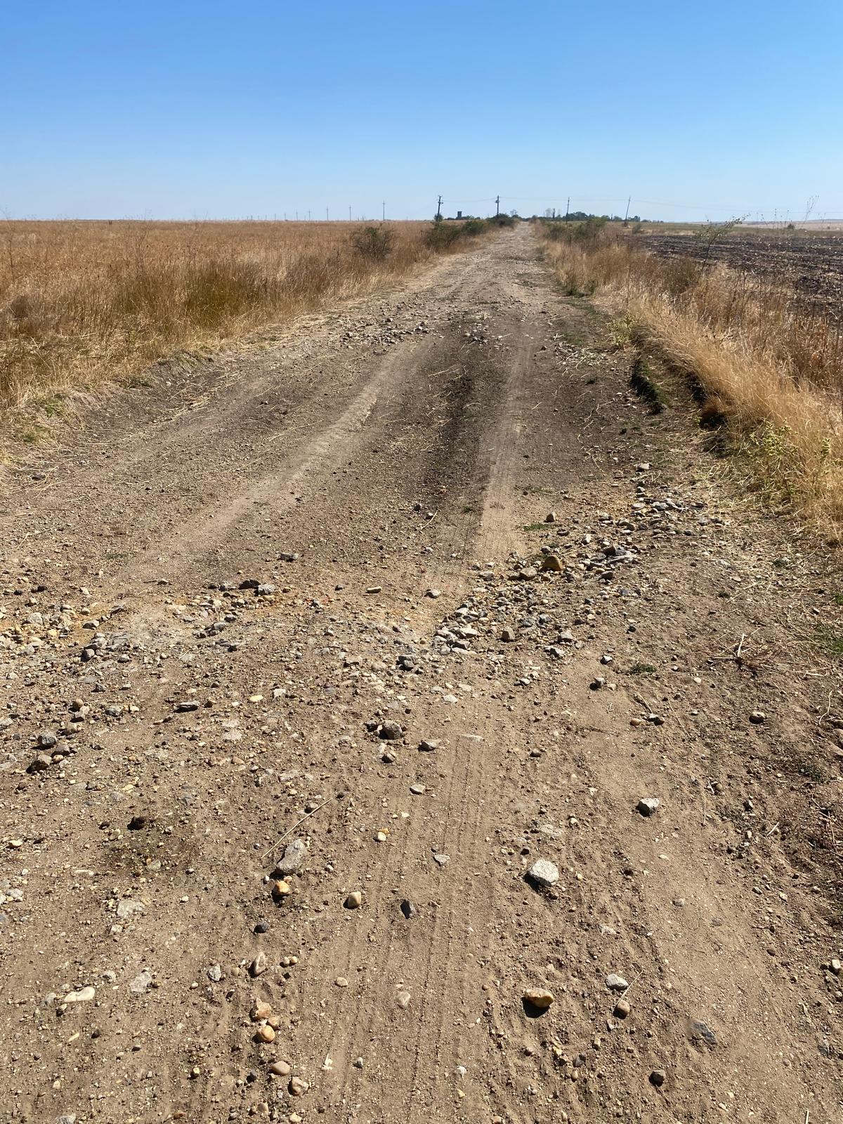Drumul de pământ între Dolj și Mehedinți blochează circulația localnicilor