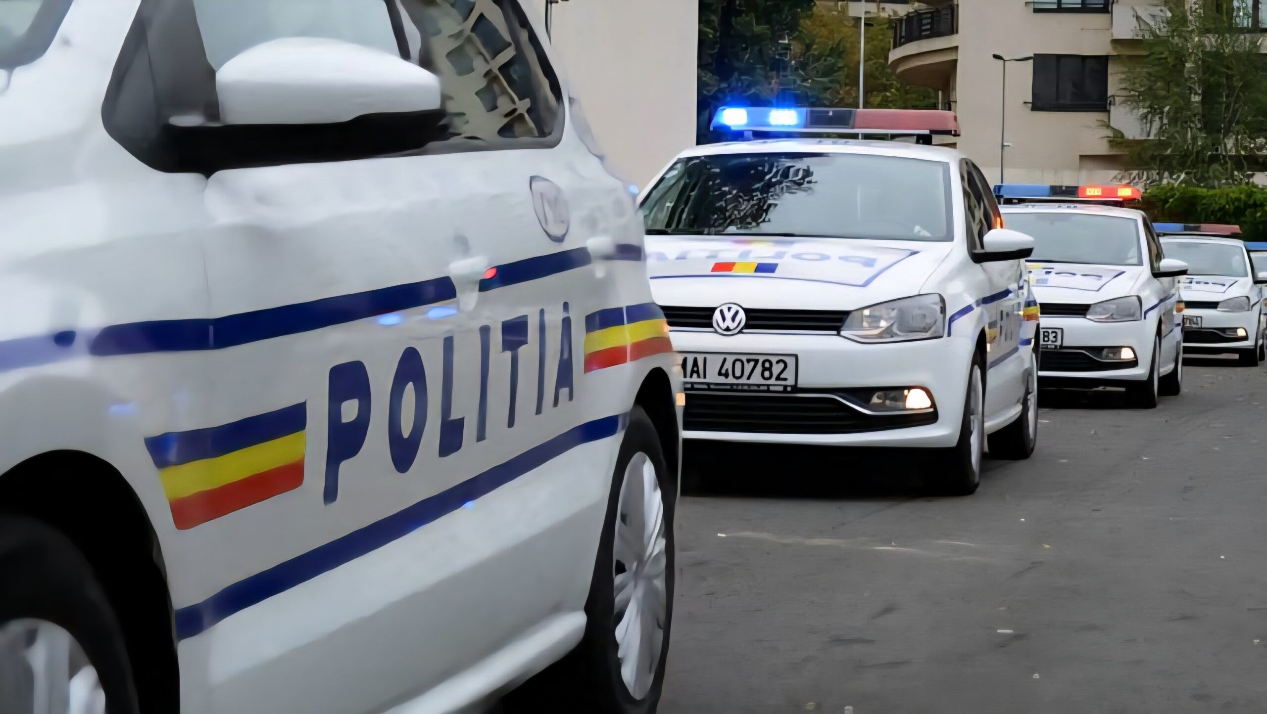 Polițiști intervenind la scandal în Vrancea Polițiști intervenind la scandal în Vrancea