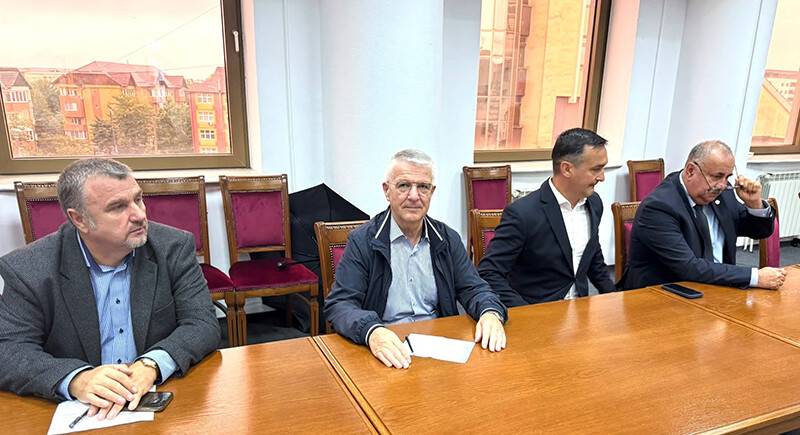 Sindicaliştii din administrație cer voucherelor de vacanță pentru angajați în Baia Mare