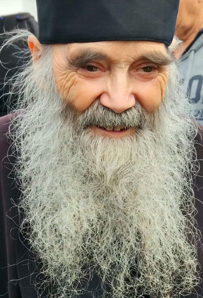 Părintele Ioanichie de la Mănăstirea Surpatele, în recuperare după o perioadă de odihnă