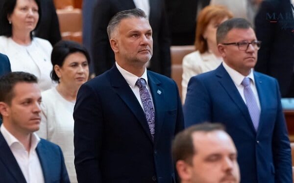 deputat Marius Isac în discurs politic