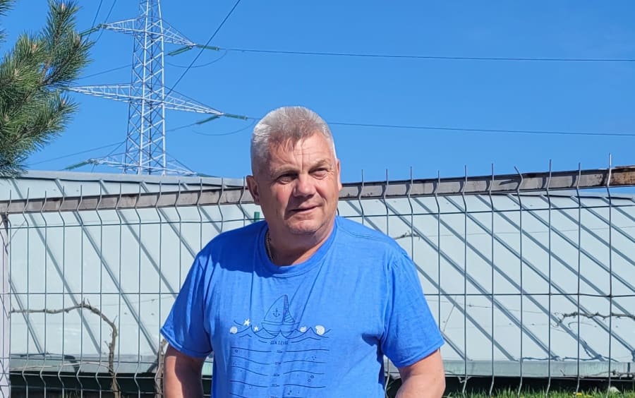 fabrica de ulei în construcție lângă Turda, muncitori și echipamente