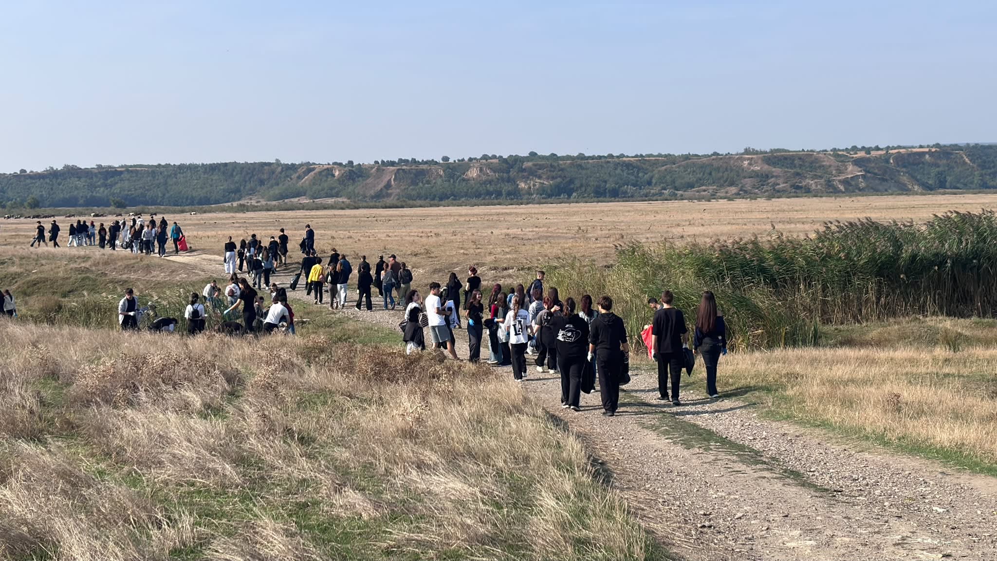 11.457 de saci de deșeuri colectați în Vrancea în Ziua de Curățenie Națională