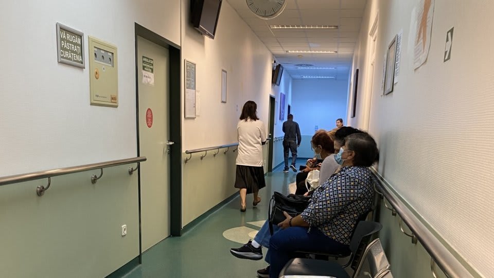 copil cu febră, medic pediatru, trusă de prim ajutor copil cu febră, medic pediatru, trusă de prim ajutor