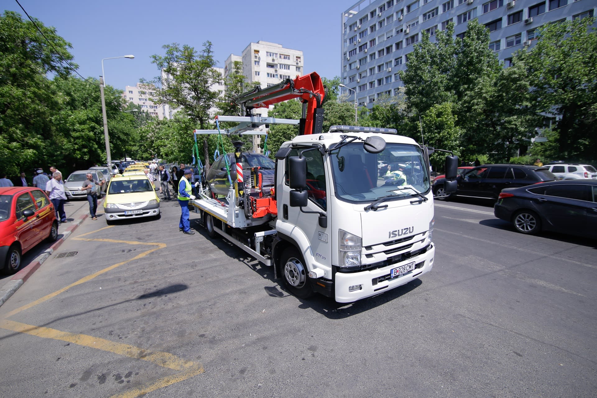mașini parcate neregulamentar în centrul Bucureștiului mașini parcate neregulamentar în centrul Bucureștiului