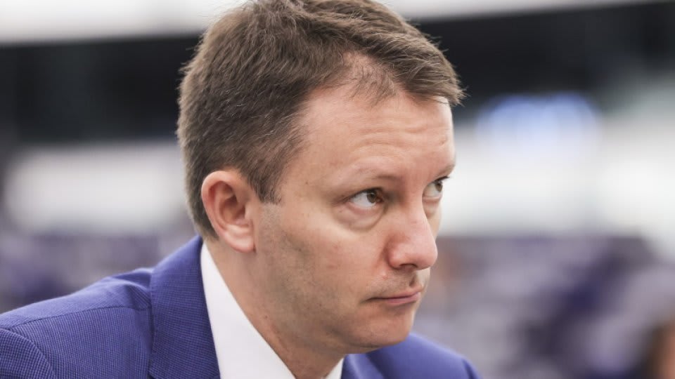 Companiile de stat cu pierderi în doi ani consecutivi ar putea fi scoase din gestionarea publică