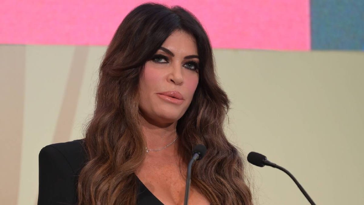 Kimberly Guilfoyle, ambasadoarea SUA în Grecia, a spus că americanii pot răsturna orice guvern