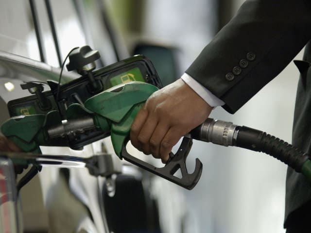 Trump analizează oprirea exporturilor de motorină pentru a reduce prețurile