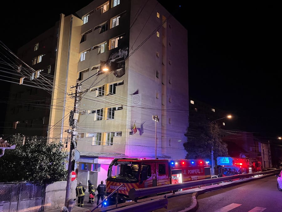 Un incendiu într-un camin studențesc din Cluj-Napoca a dus la evacuarea a 200 de studenți