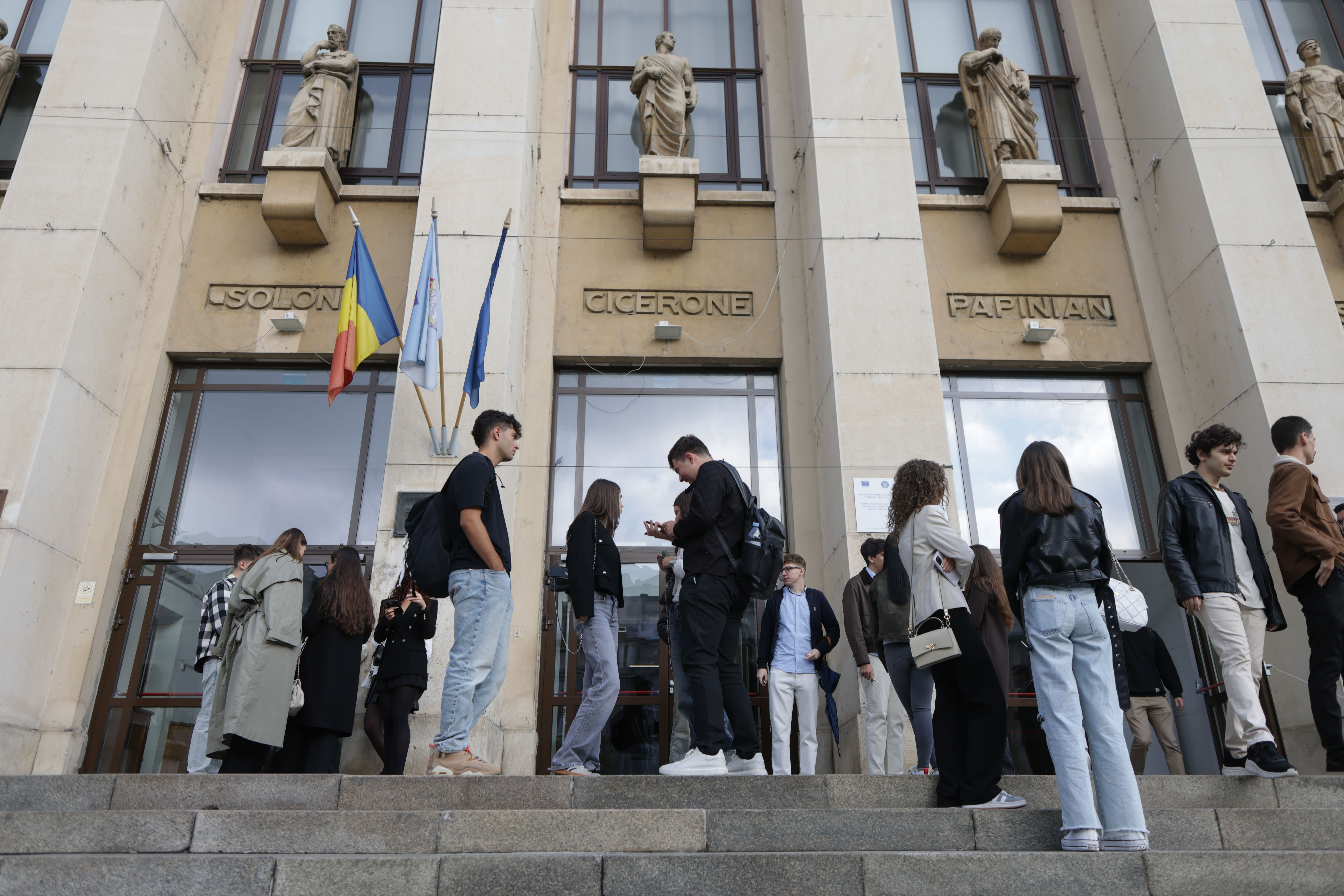 Gelu Duminică transmite tinerilor mesaj despre provocările începutului de facultate