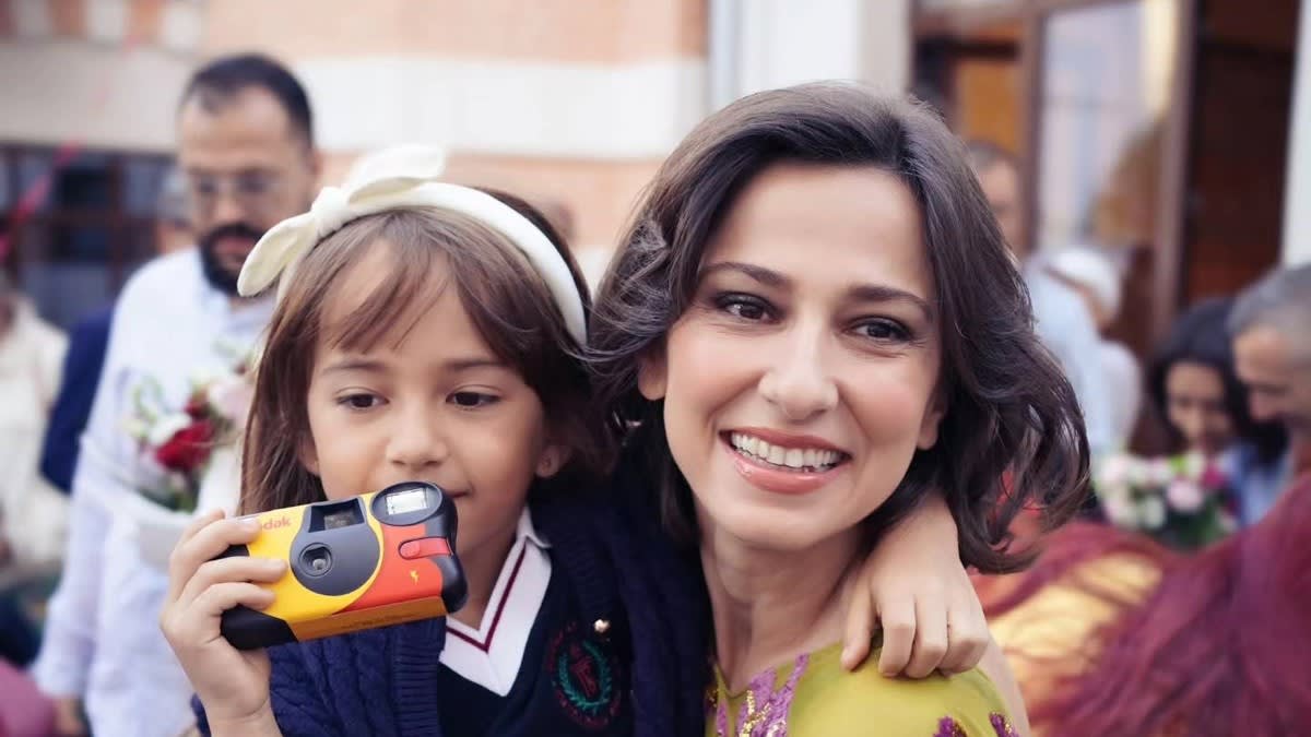 Dana Rogoz alături de familia ei și noul patruped Puck Dana Rogoz alături de familia ei și noul patruped Puck